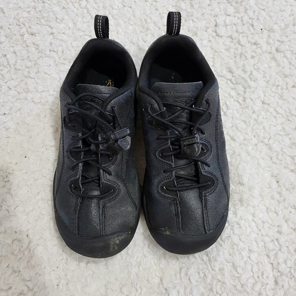 Keen big boys size 2 black leather "jasper"
